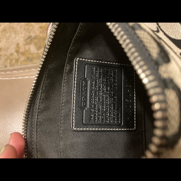 Small Coach Black and Grey shoulder bag ✨ - Picture 6 of 7